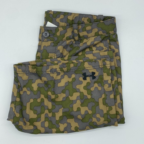 Youth large camo board shorts like new. Under Armor. Pockets. - Picture 7 of 10